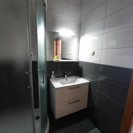 Appartement 2 *